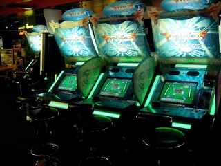 Illustration for article titled Where In These Tokyo Arcades Is Brian Crecente?